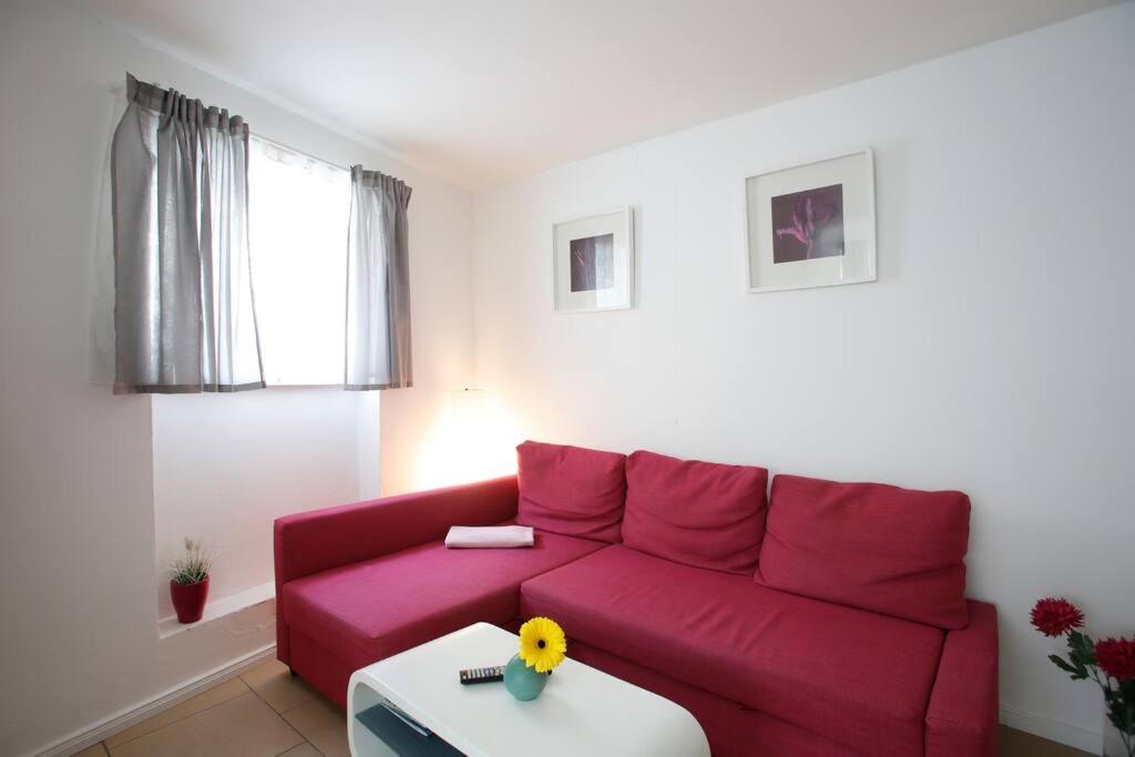 Sunny Apartment At Rostock - Pink Exterior photo